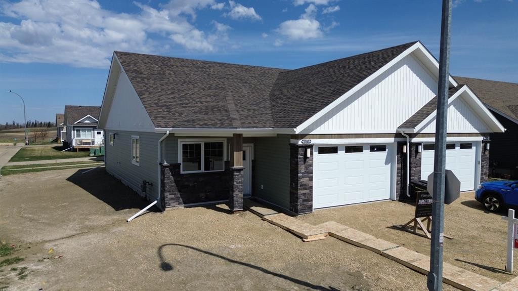 4940 Beardsley Avenue, Lacombe, AB - Outdoor