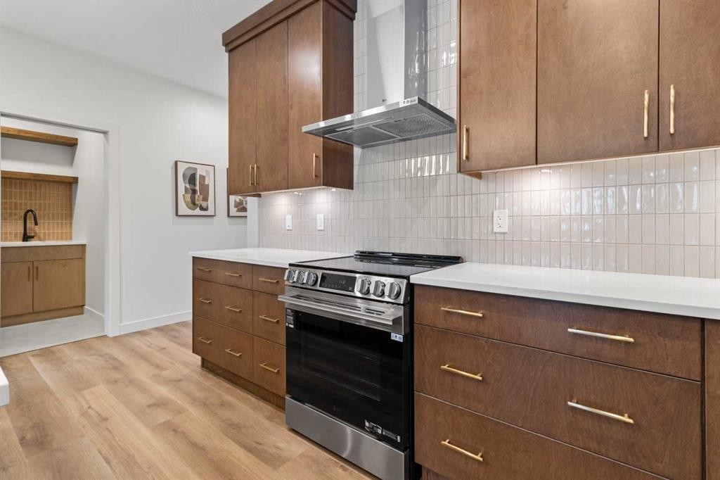 4940 Beardsley Avenue, Lacombe, AB - Indoor Photo Showing Kitchen