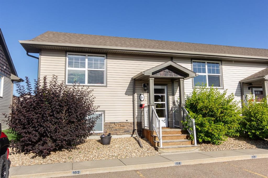 114 Redwood Boulevard, Springbrook, AB - Outdoor