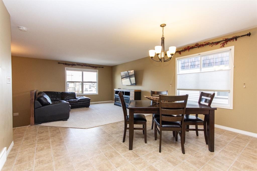 114 Redwood Boulevard, Springbrook, AB - Indoor Photo Showing Other Room