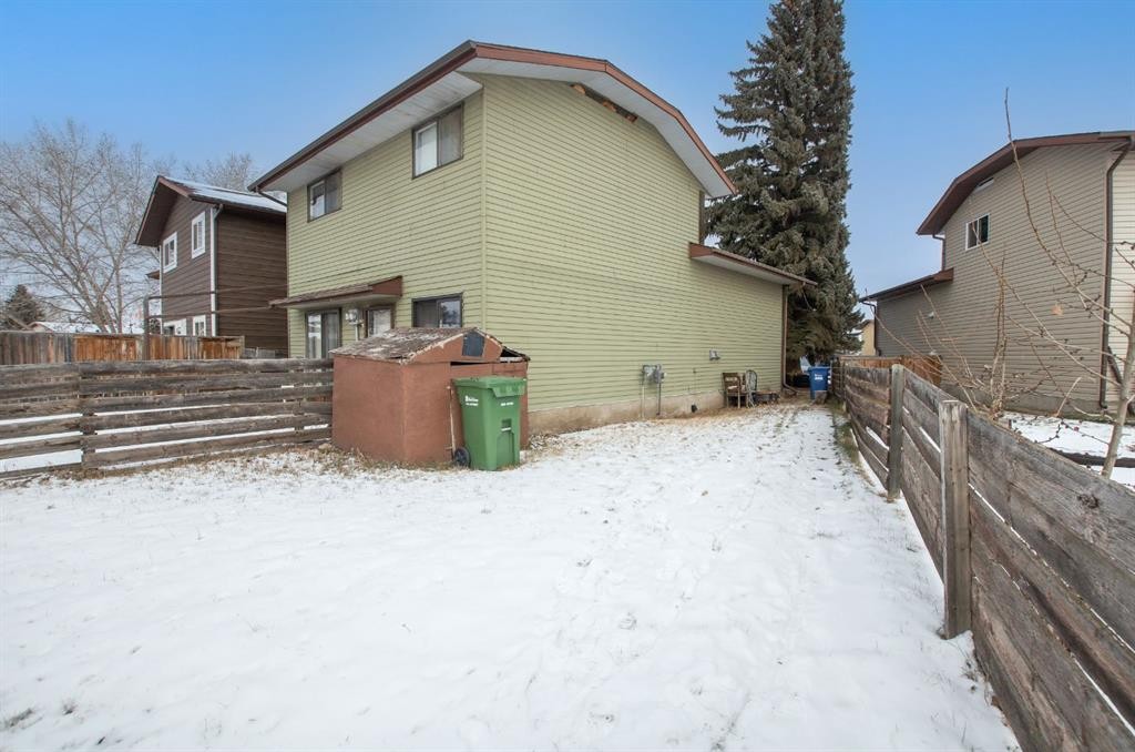 19 Gibson Close, Red Deer, AB - Outdoor With Exterior
