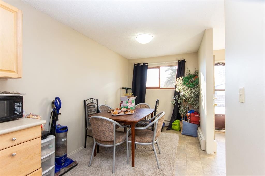 19 Gibson Close, Red Deer, AB - Indoor Photo Showing Other Room