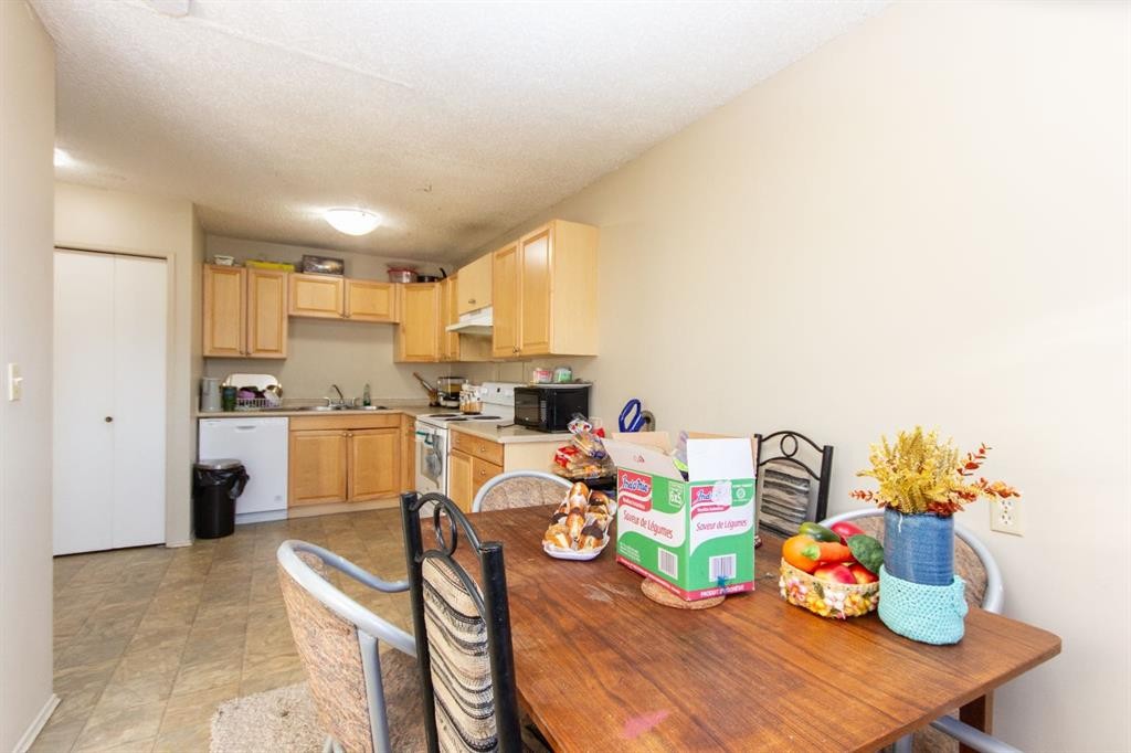 19 Gibson Close, Red Deer, AB - Indoor