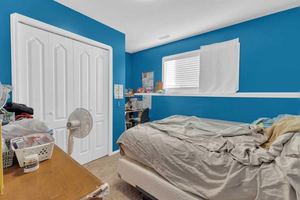 95 Jennings Crescent, Red Deer, AB - Indoor Photo Showing Bedroom