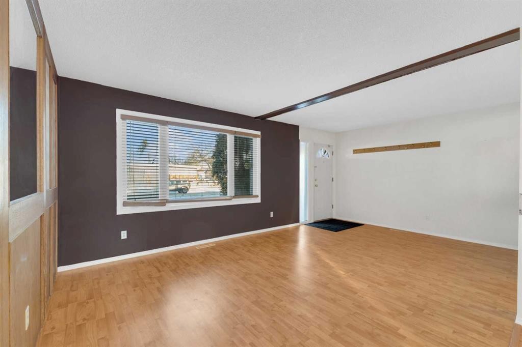 209-5831 57 Street, Red Deer, AB - Indoor Photo Showing Other Room