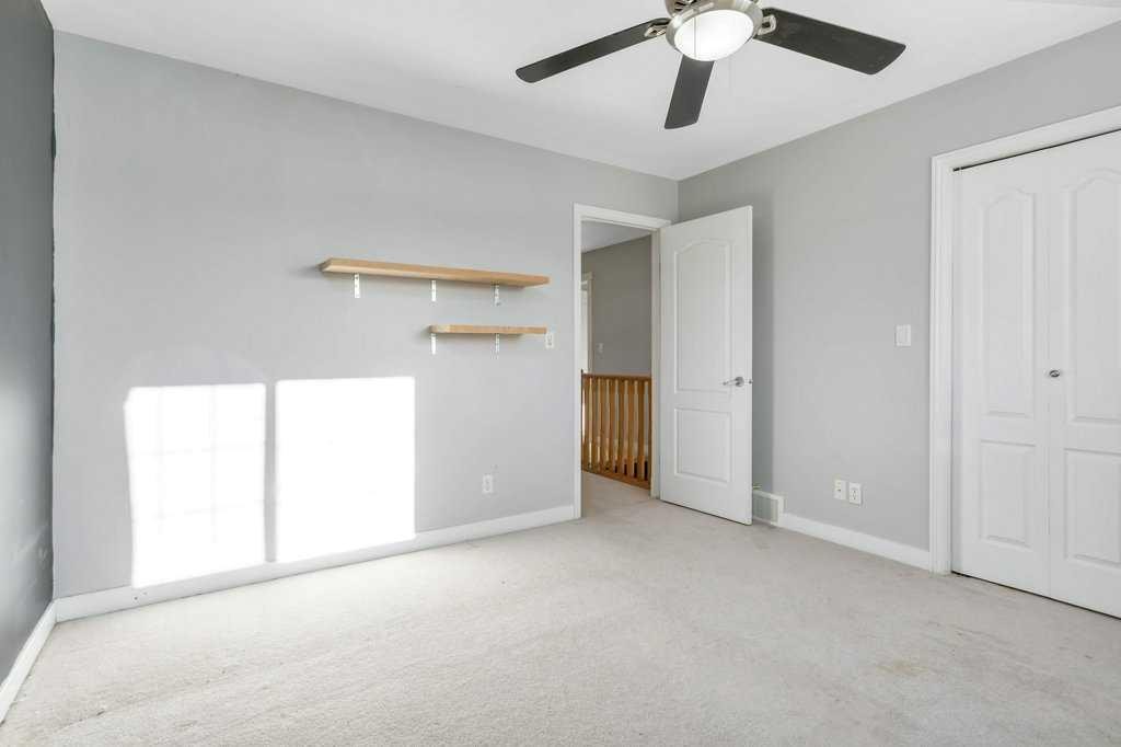 132 Sabre Road, Springbrook, AB - Indoor Photo Showing Other Room