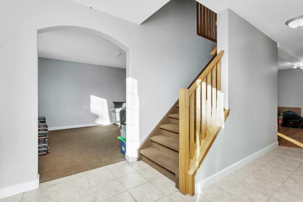 132 Sabre Road, Springbrook, AB - Indoor Photo Showing Other Room