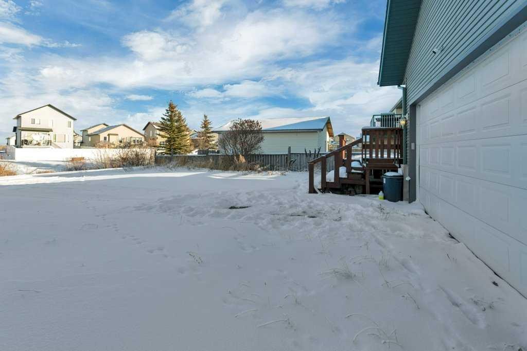 132 Sabre Road, Springbrook, AB - Outdoor
