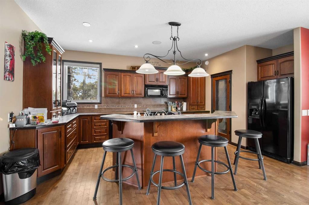 2120 18 Avenue, Delburne, AB - Indoor Photo Showing Kitchen With Upgraded Kitchen