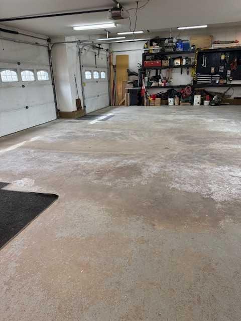 2120 18 Avenue, Delburne, AB - Indoor Photo Showing Garage