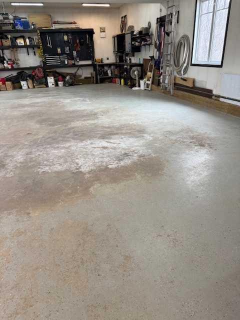 2120 18 Avenue, Delburne, AB - Indoor Photo Showing Garage