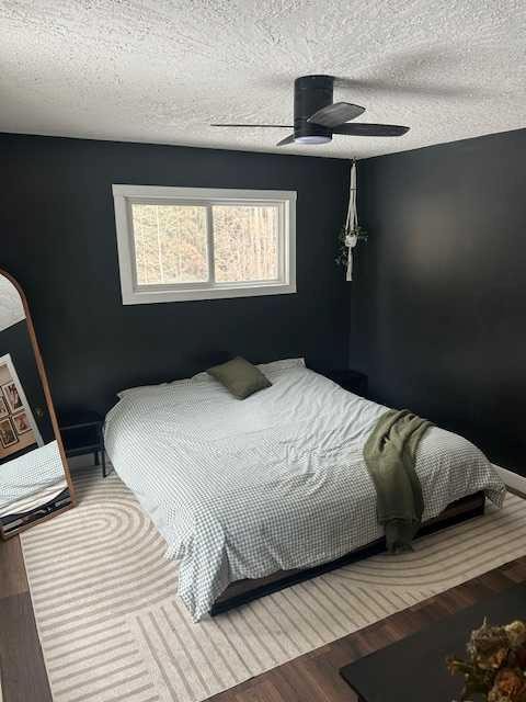 392005 6-5 Range, Rural Clearwater County, AB - Indoor Photo Showing Bedroom
