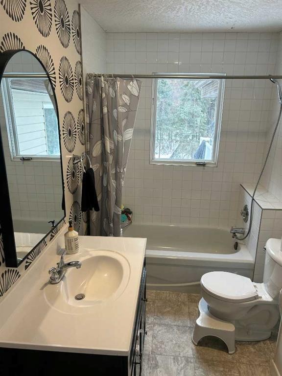 392005 6-5 Range, Rural Clearwater County, AB - Indoor Photo Showing Bathroom