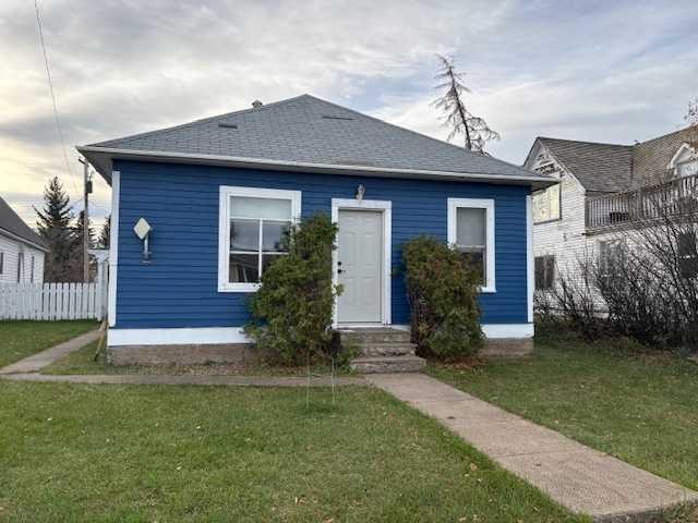 4919 49 Street, Hardisty, AB - Outdoor