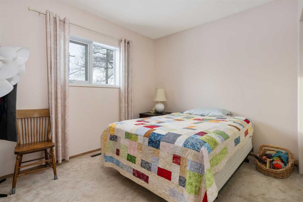 5615 49 Avenue, Killam, AB - Indoor Photo Showing Bedroom