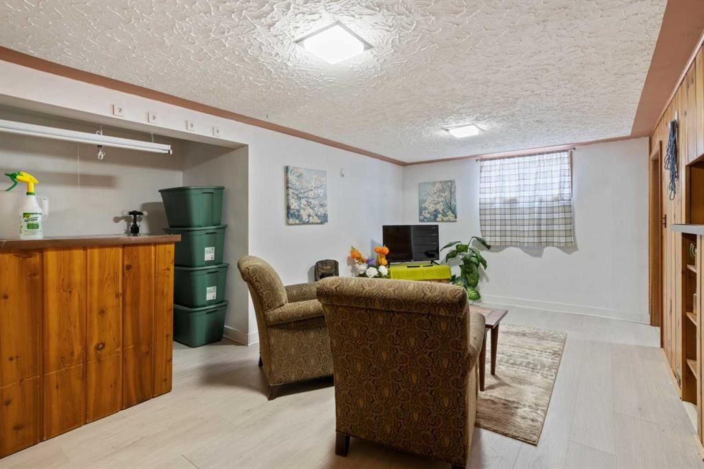 5615 49 Avenue, Killam, AB - Indoor