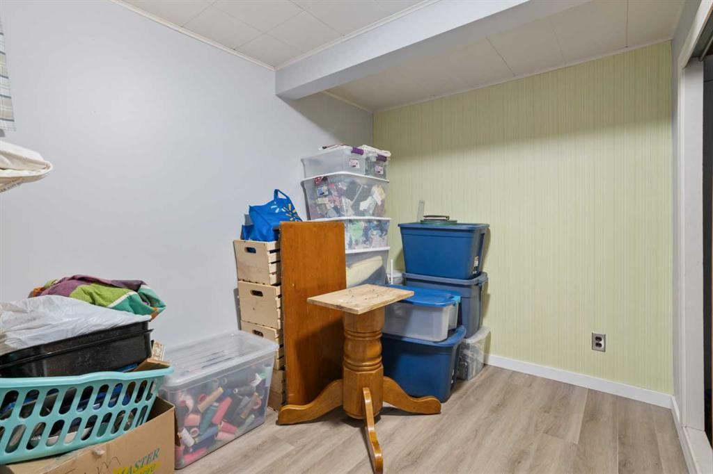 5615 49 Avenue, Killam, AB - Indoor Photo Showing Office