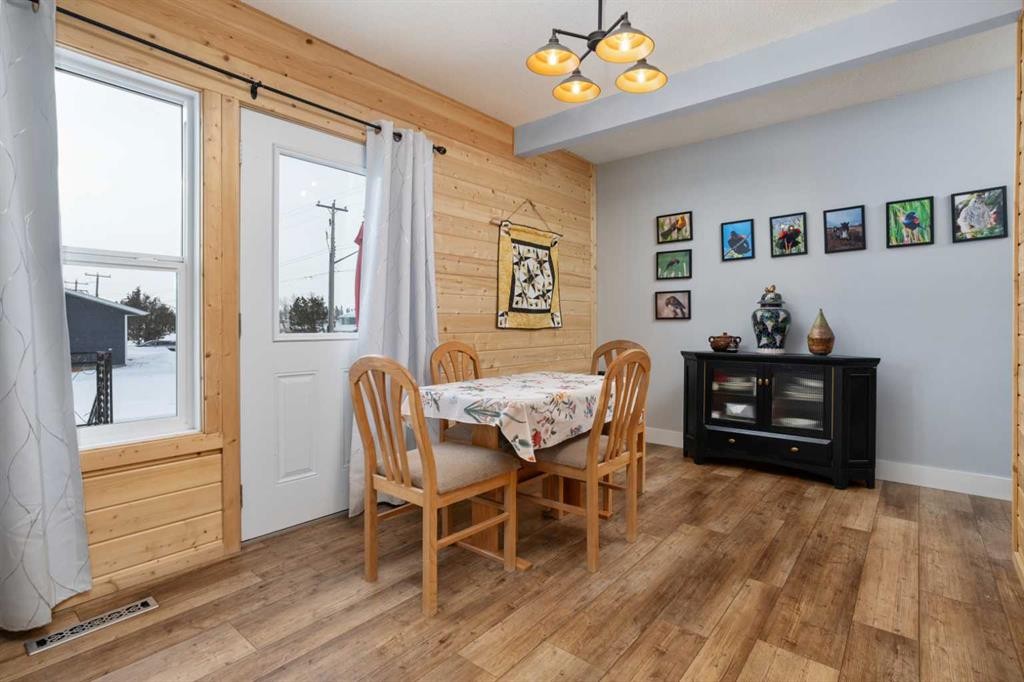 5615 49 Avenue, Killam, AB - Indoor Photo Showing Dining Room