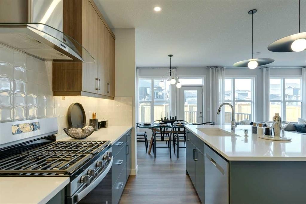 181 Mitchell Road Nw, Calgary, AB - Indoor Photo Showing Kitchen With Upgraded Kitchen