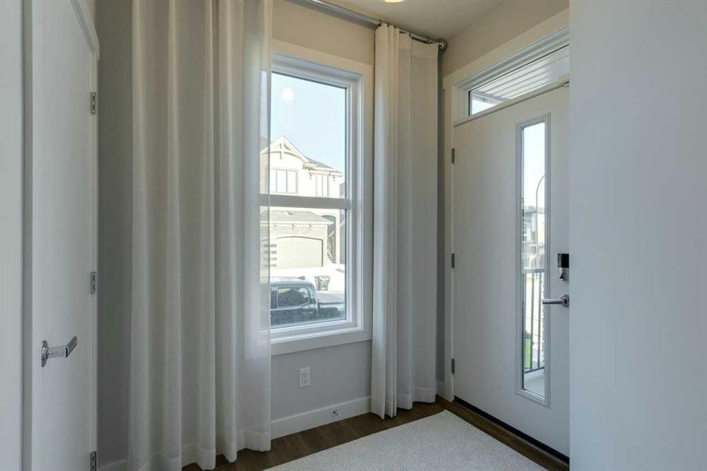 181 Mitchell Road Nw, Calgary, AB - Indoor Photo Showing Other Room