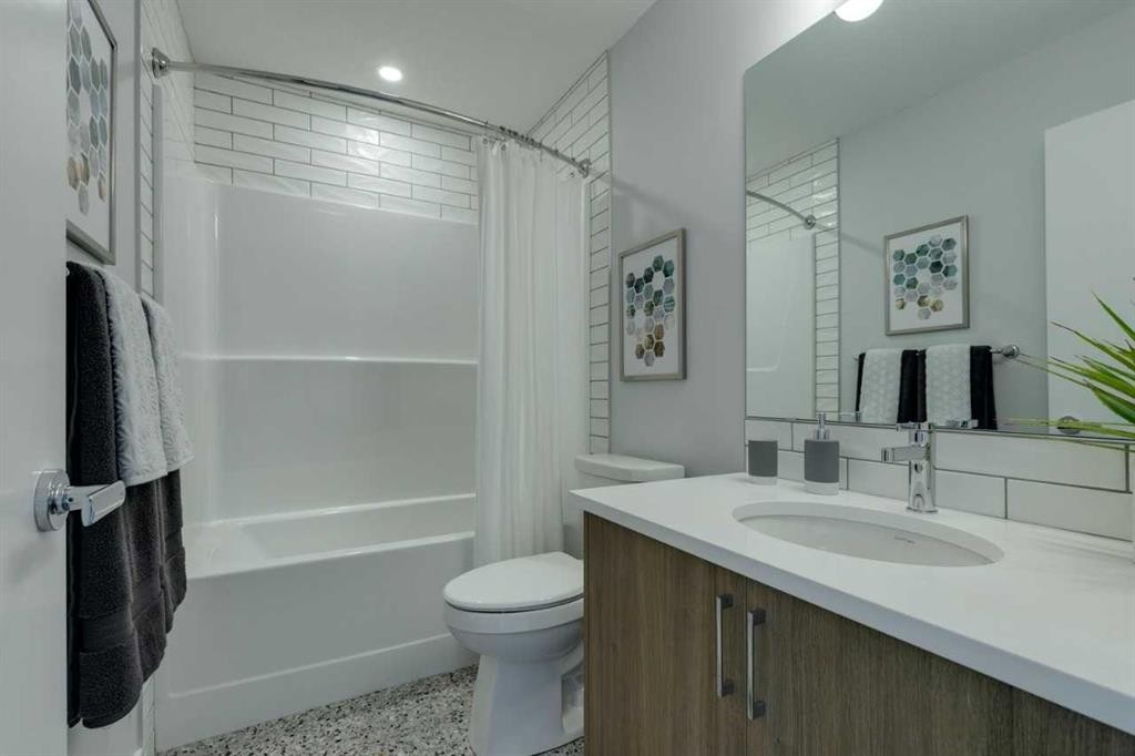 181 Mitchell Road Nw, Calgary, AB - Indoor Photo Showing Bathroom