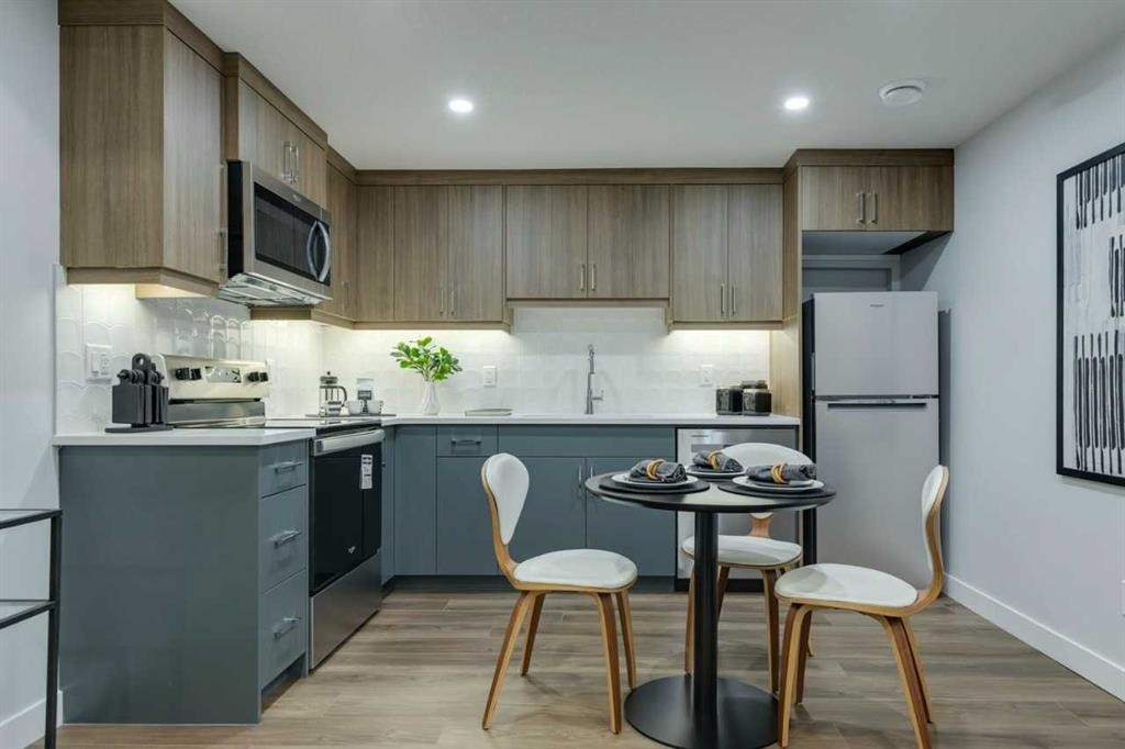 181 Mitchell Road Nw, Calgary, AB - Indoor