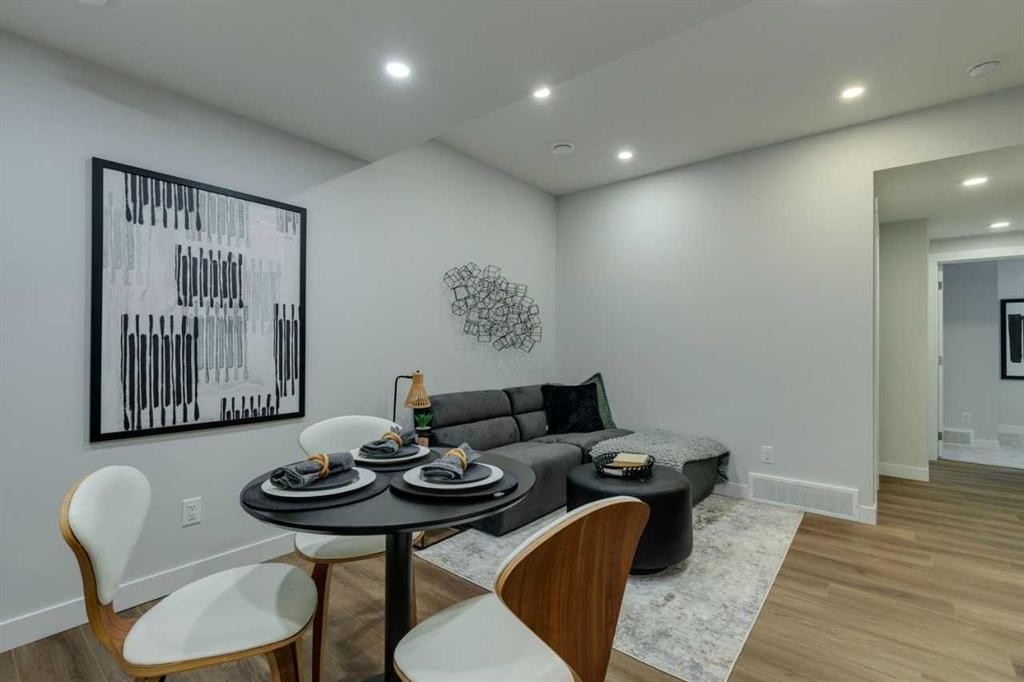 181 Mitchell Road Nw, Calgary, AB - Indoor Photo Showing Dining Room