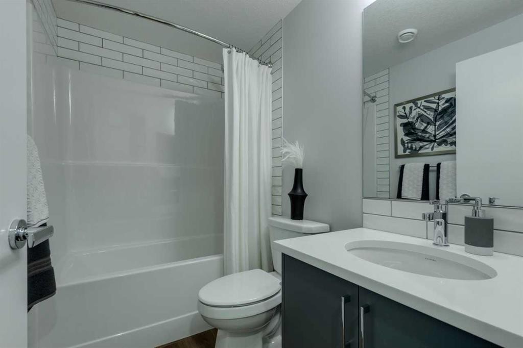 181 Mitchell Road Nw, Calgary, AB - Indoor Photo Showing Bathroom