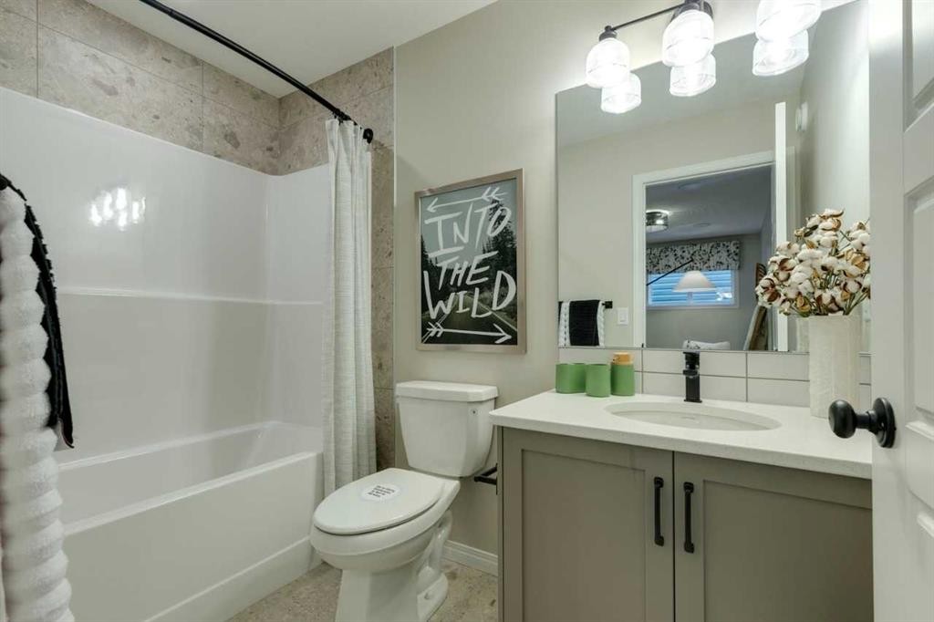 174 Mitchell Road Nw, Calgary, AB - Indoor Photo Showing Bathroom