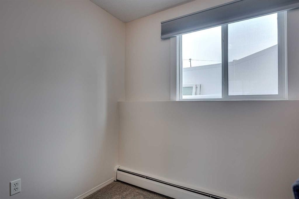 3-5 Stanton Street, Red Deer, AB - Indoor Photo Showing Other Room