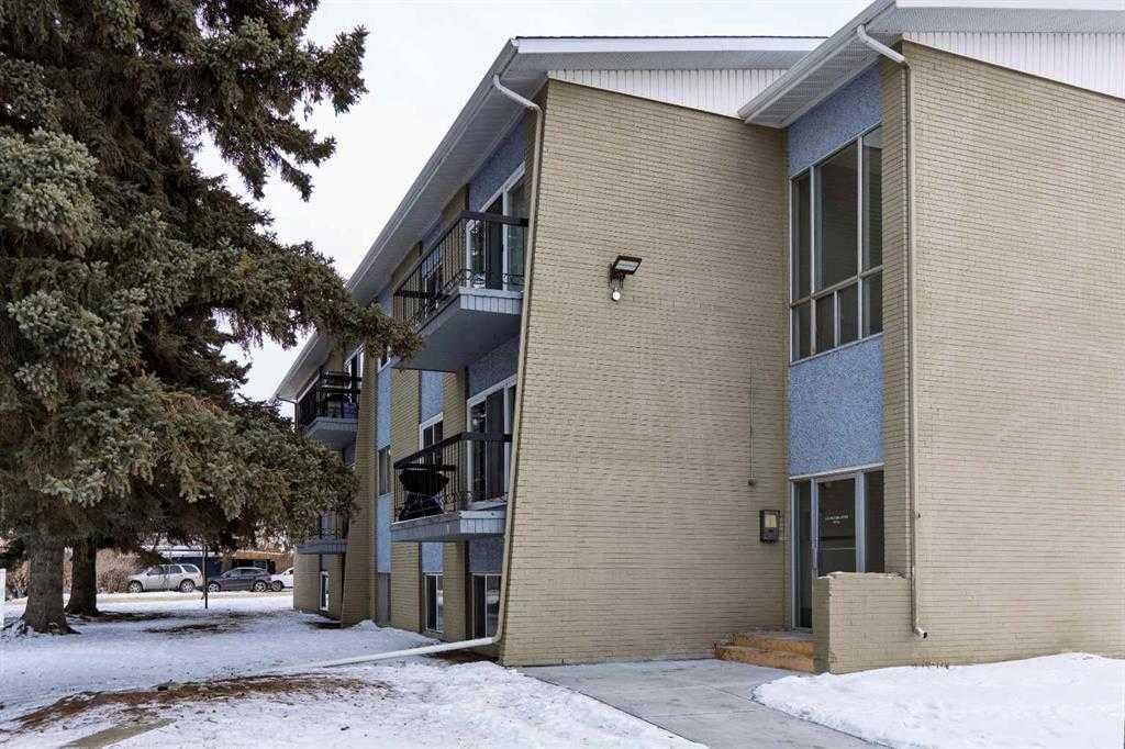 #101-304-5011 39 Street, Red Deer, AB - Outdoor With Exterior