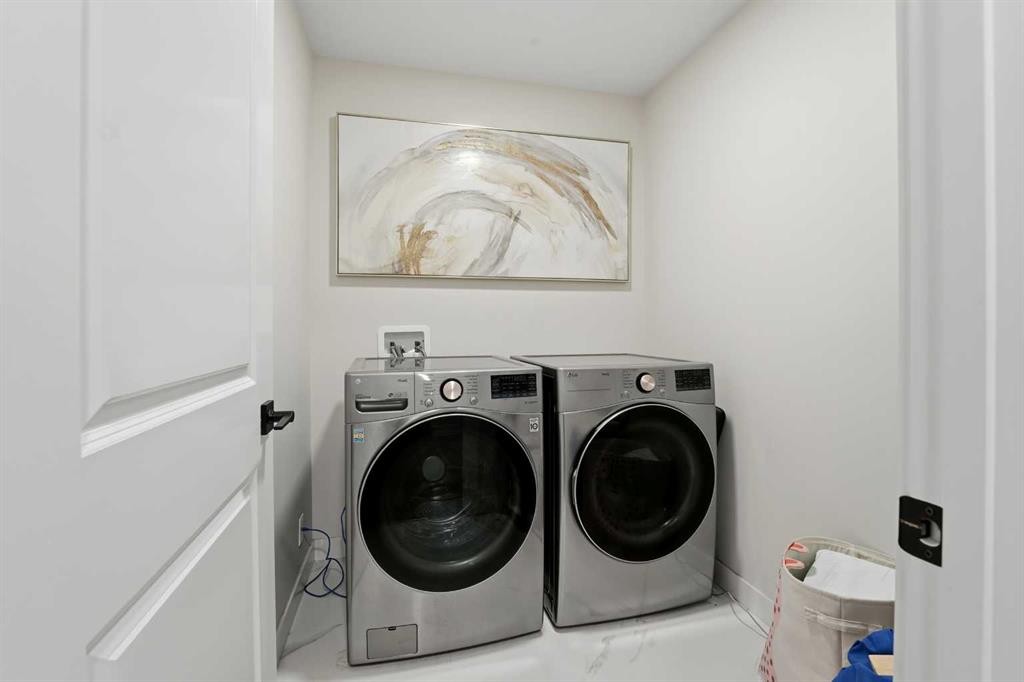 30 Thayer Close, Red Deer, AB - Indoor Photo Showing Laundry Room