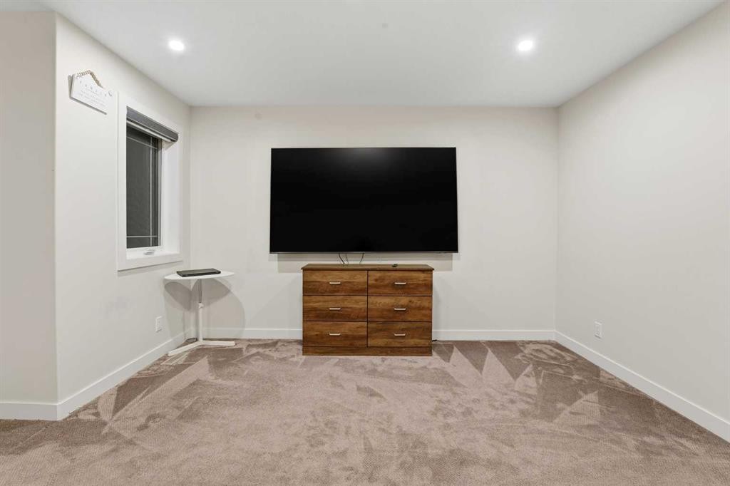 30 Thayer Close, Red Deer, AB - Indoor Photo Showing Other Room