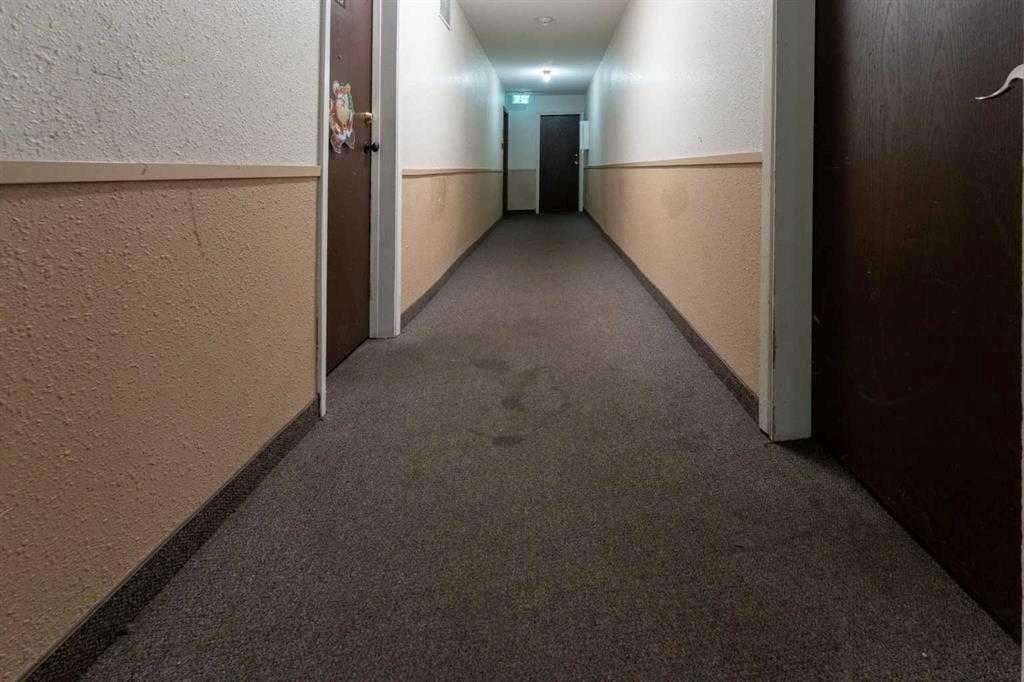 #101-410-4721 55 Street, Red Deer, AB - Indoor Photo Showing Other Room