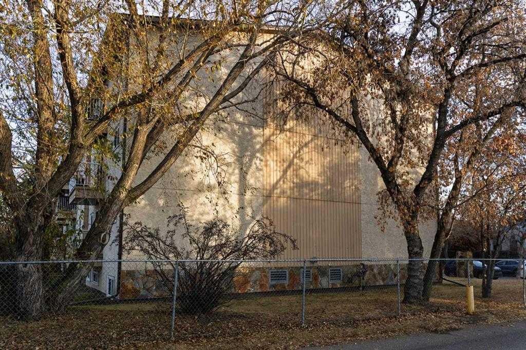 #101-406-4744 54 Street, Red Deer, AB - Outdoor