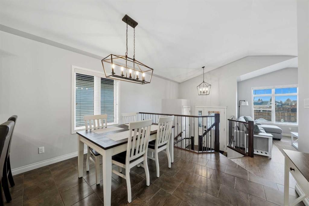 69 Bowman Circle, Sylvan Lake, AB - Indoor Photo Showing Dining Room