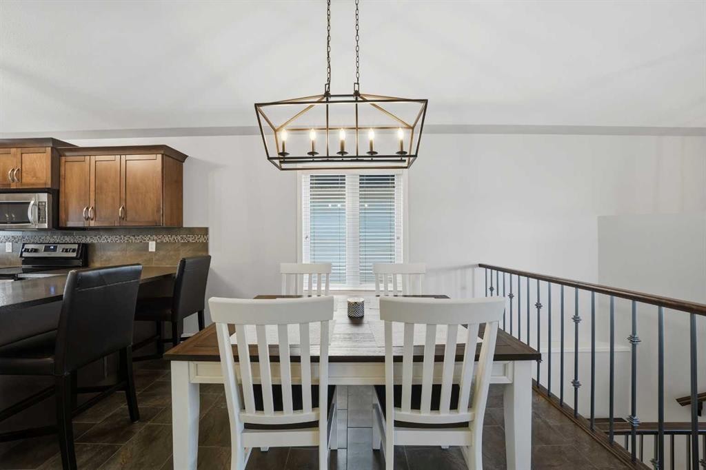 69 Bowman Circle, Sylvan Lake, AB - Indoor Photo Showing Dining Room