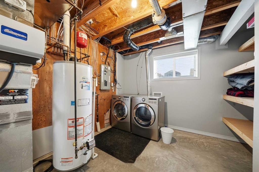 69 Bowman Circle, Sylvan Lake, AB - Indoor Photo Showing Laundry Room