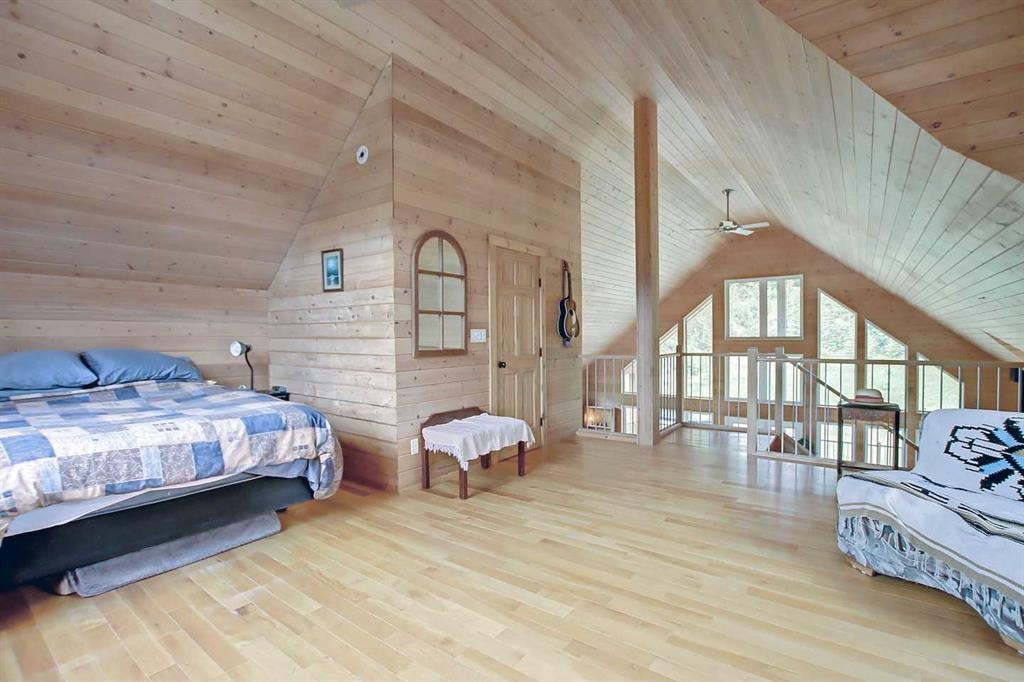 53309 A 65 Range, Gainford, AB - Indoor Photo Showing Bedroom