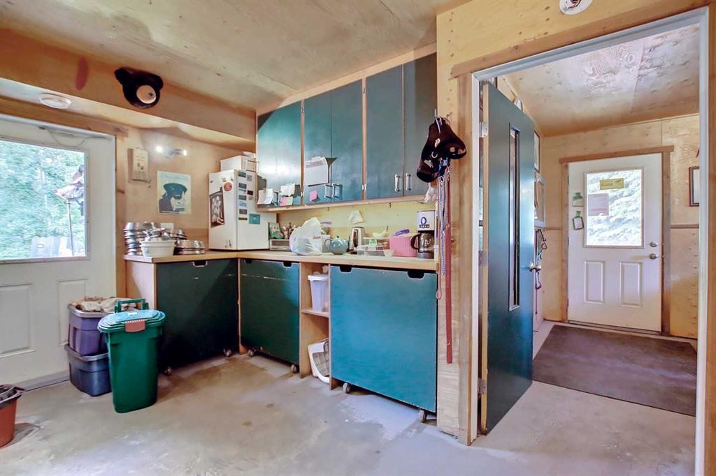 53309 A 65 Range, Gainford, AB - Indoor Photo Showing Other Room