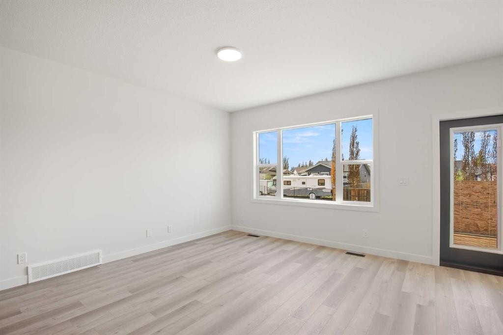 32 Sunrise Crescent North, Three Hills, AB - Indoor Photo Showing Other Room