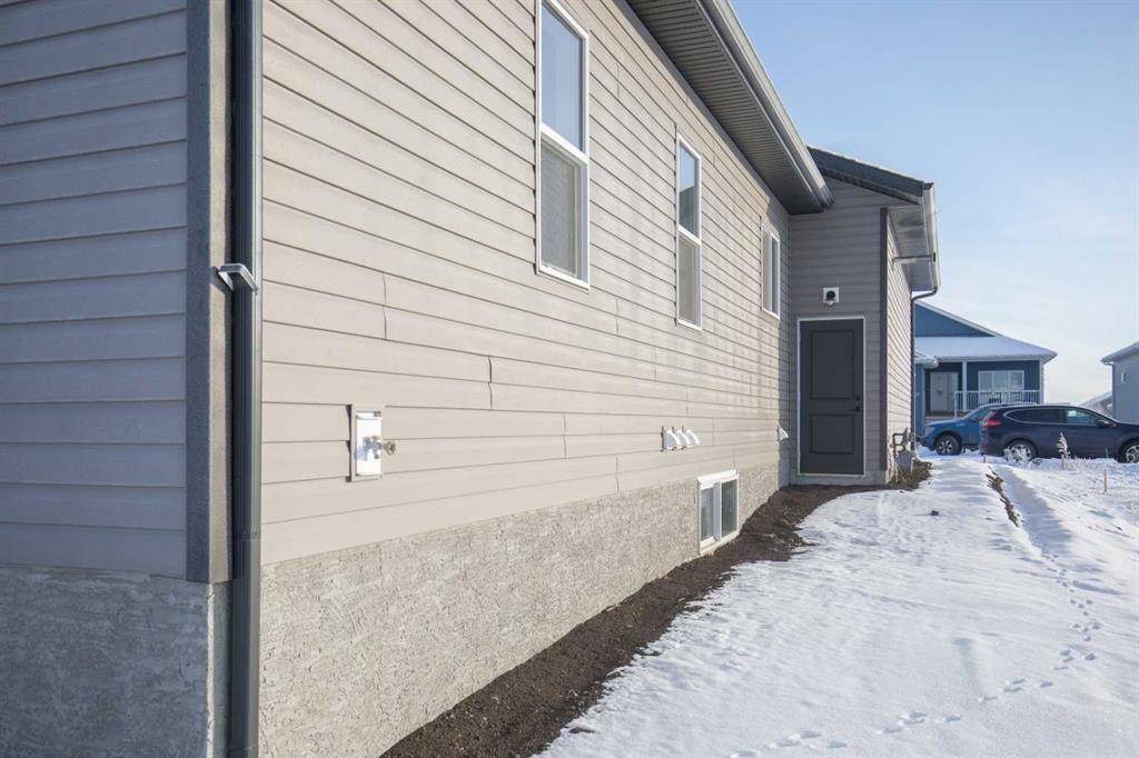 32 Sunrise Crescent North, Three Hills, AB - Outdoor With Exterior