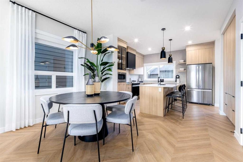 248 Verbena Common Sw, Calgary, AB - Indoor Photo Showing Dining Room