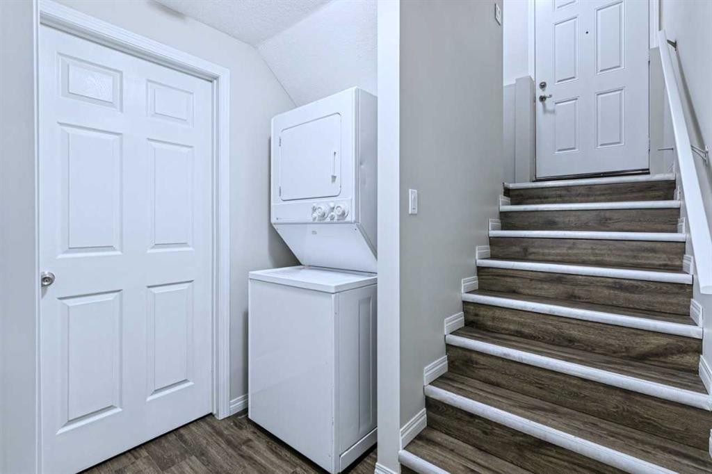 174 Brightonstone Landing Se, Calgary, AB - Indoor Photo Showing Laundry Room