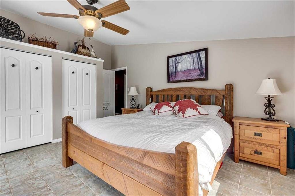 217-36078 Range Road 245 A, Rural Red Deer County, AB - Indoor Photo Showing Bedroom