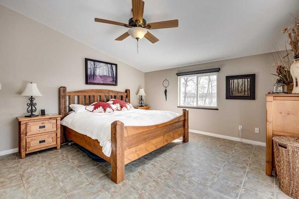217-36078 Range Road 245 A, Rural Red Deer County, AB - Indoor Photo Showing Bedroom