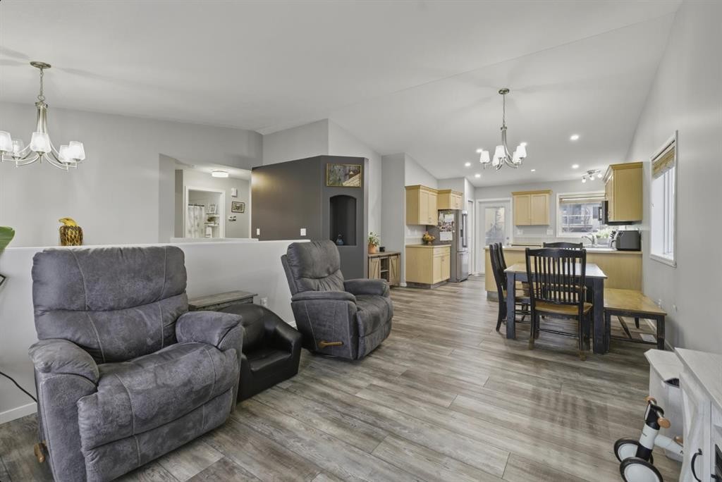 30 Fulmar Close, Sylvan Lake, AB - Indoor Photo Showing Living Room