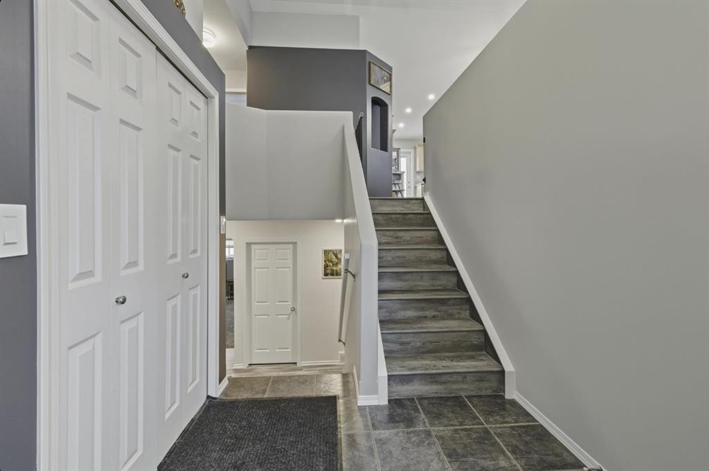 30 Fulmar Close, Sylvan Lake, AB - Indoor Photo Showing Other Room