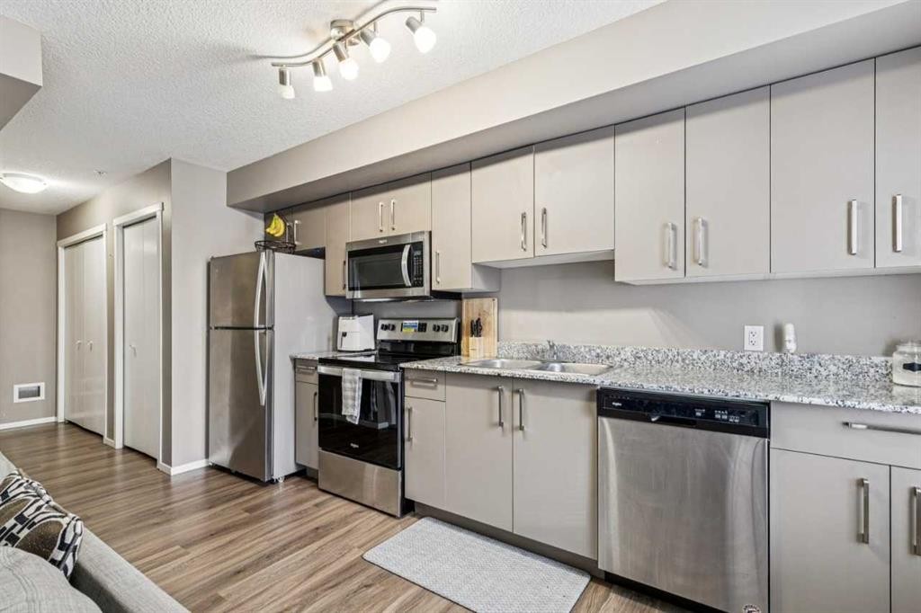 3312-4641 128 Avenue Ne, Calgary, AB - Indoor Photo Showing Kitchen