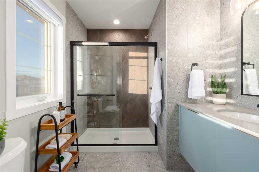 153 Bridgeport Gate, Chestermere, AB - Indoor Photo Showing Bathroom